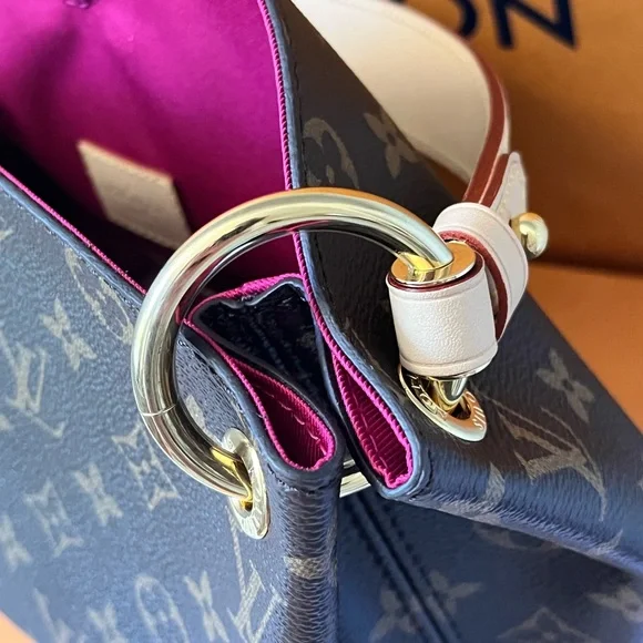 SOLD Brand New Authentic Graceful PM Monogram - Picture 16 of 16